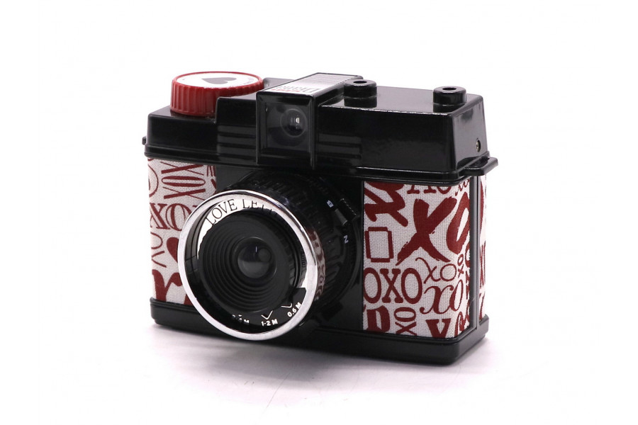 Компактная 35-миллиметровая камера Mini Diana