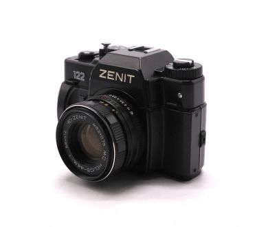 Зеркальный фотоаппарат Зенит 122 kit Гелиос