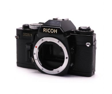 Зеркальный пленочный фотоаппарат Ricoh XR7 body