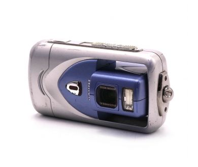 Цифровая компактная фотокамера Nikon Coolpix 2500