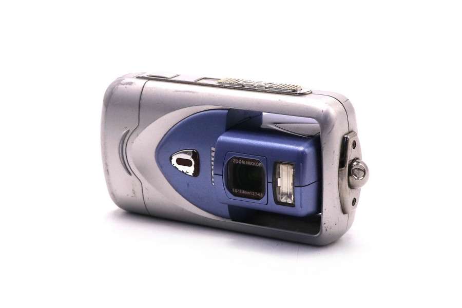 Цифровая компактная фотокамера Nikon Coolpix 2500