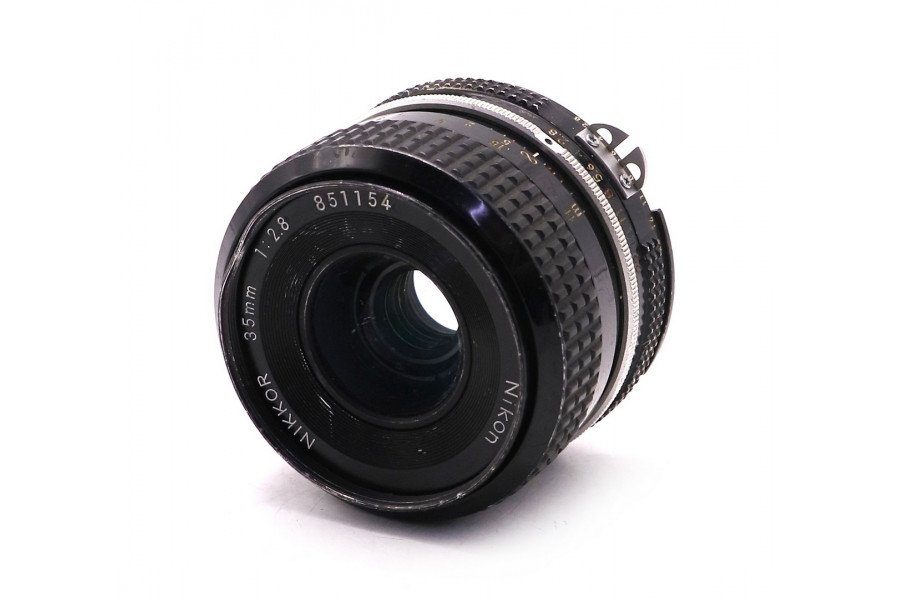 Мануальный объектив Nikon AI Nikkor 35mm f/2