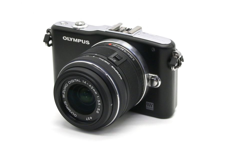 Olympus Pen mini E-PM1 kit (пробег 2500 кадров)