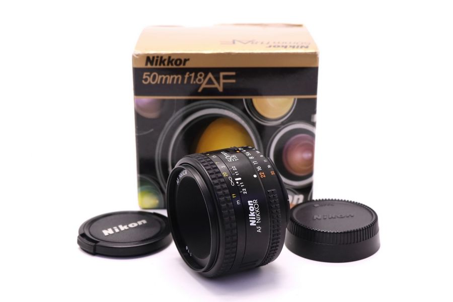 Nikon 50mm f/1.8 AF Nikkor в упаковке