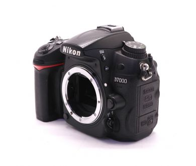 Купить Nikon D7000 body (пробег 89505 кадров) Nikon D7000 body (пробег 89505 кадров)