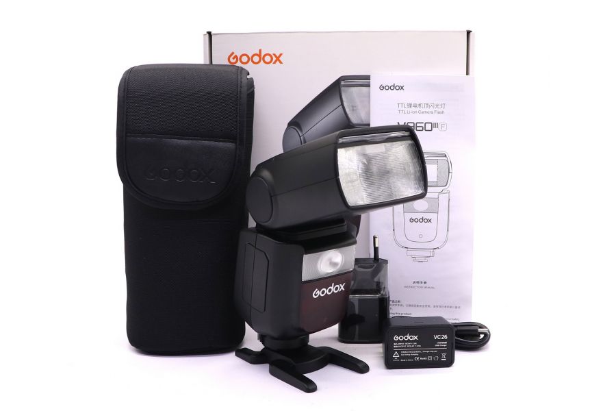 Фотовспышка Godox V860IIIF в упаковке