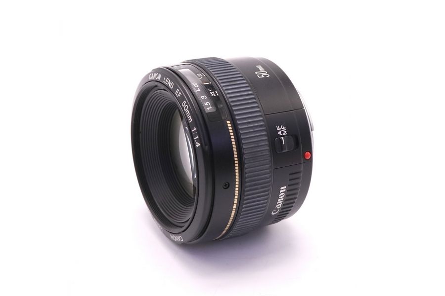 Canon EF 50mm f/1.4 USM в упаковке