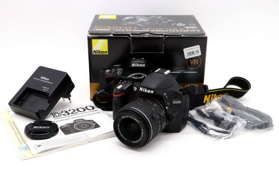 Nikon D3200 kit box new
