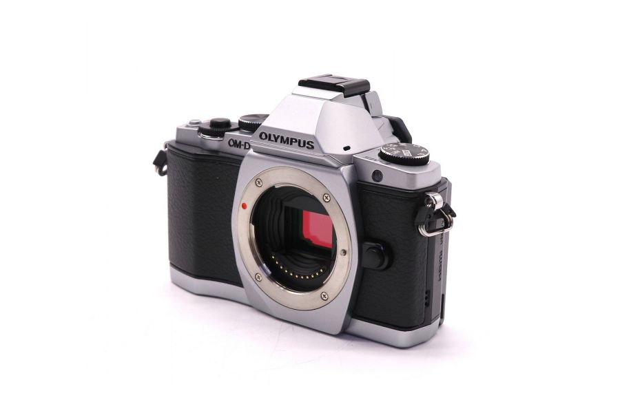 Olympus OM-D E-M5 body (пробег 4500 кадров)