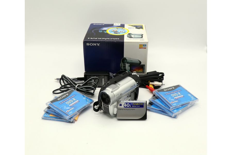 Видеокамера Sony DCR-DVD115E