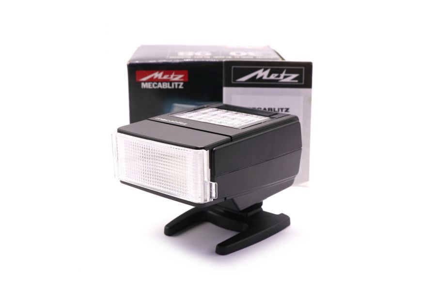 Фотовспышка Metz Mecablitz 30 B3 в упаковке