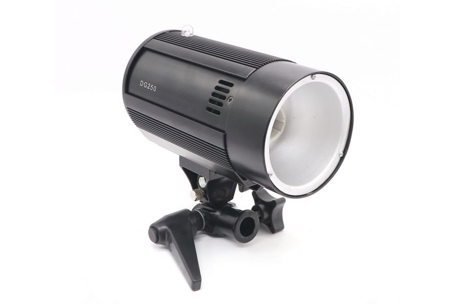 Осветитель DG250