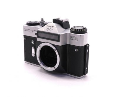 Купить Зенит ЕМ silver Москва 80 body (СССР, 1977) Зенит ЕМ silver Москва 80 body (СССР, 1977)