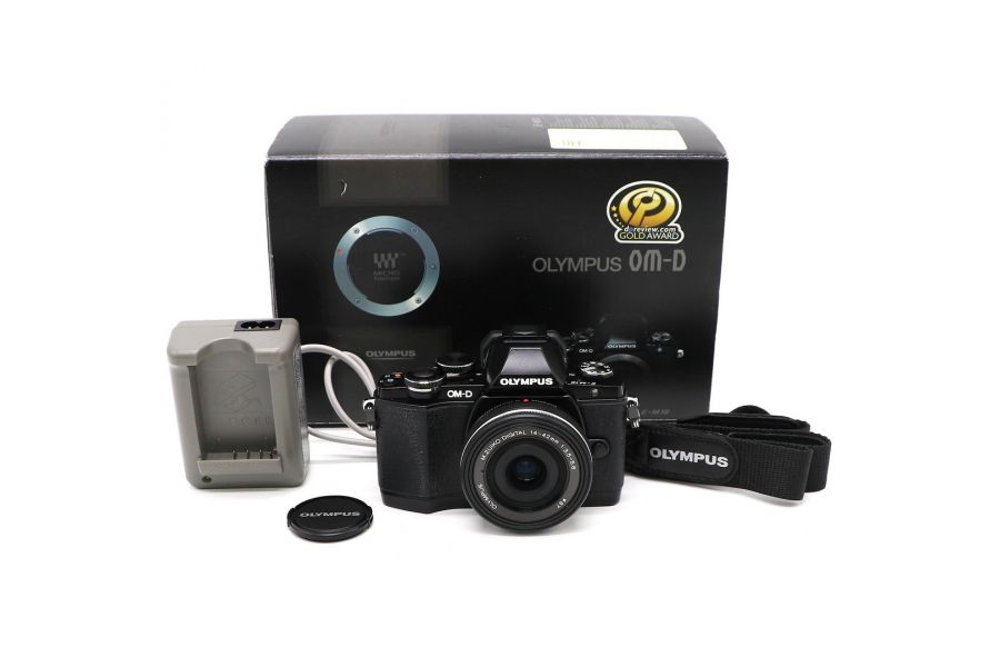 Olympus OM-D E-M10 kit в упаковке (Пробег 4000 кадров)