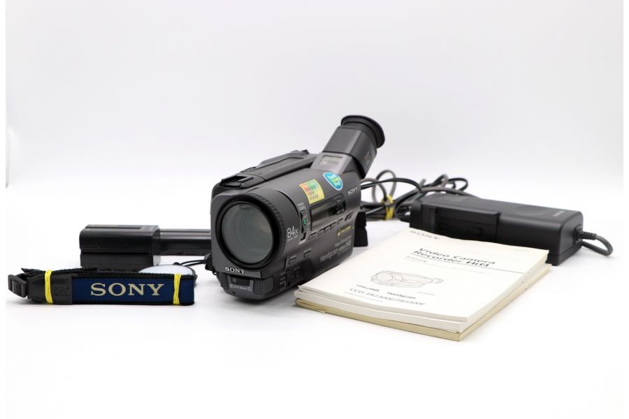 Видеокамера Sony CCD-TR2300E