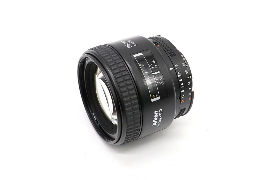 Nikon 85mm f/1.8D AF Nikkor светосильный объектив