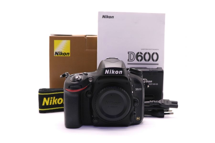 Nikon D600 body в упаковке (пробег 9100 кадров)