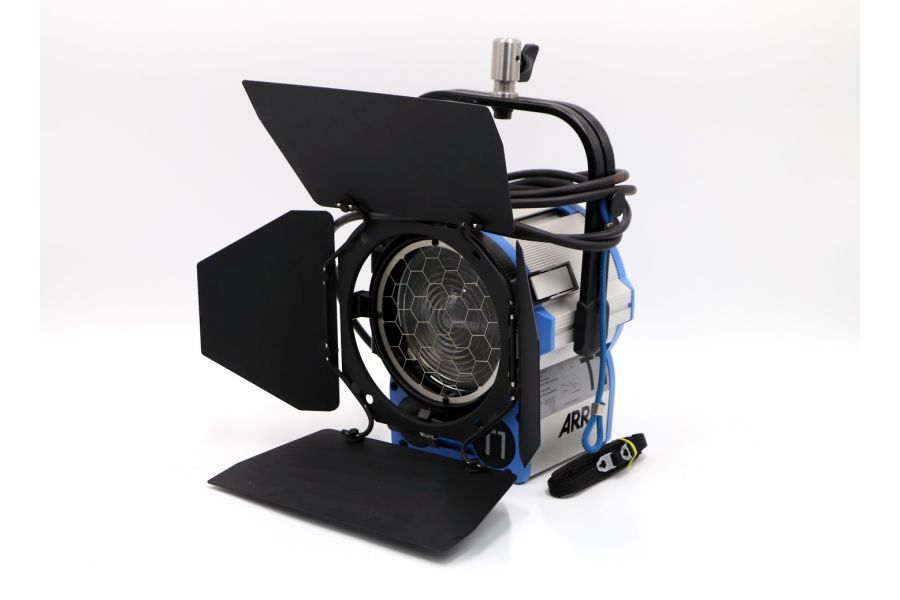 Галогенный осветитель ARRI True Blue T1 L3.39610.D