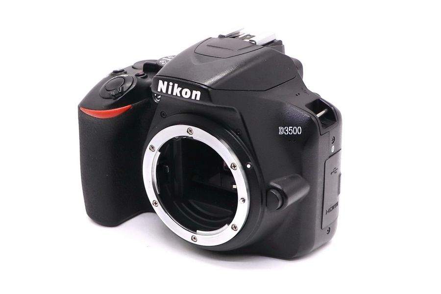 Nikon D3500 body (пробег 21525 кадров)