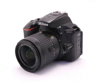 Nikon D5600 kit (пробег 15780 кадров)