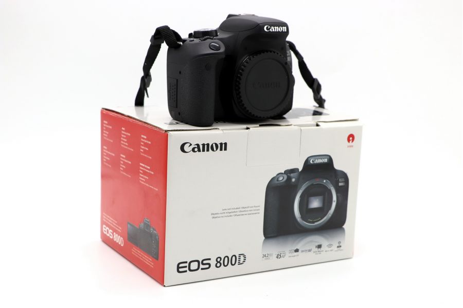 Canon EOS 800D body в упаковке (пробег 328 кадров)