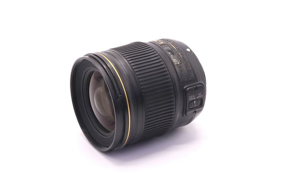Nikon 28mm f/1.8G AF-S Nikkor б.