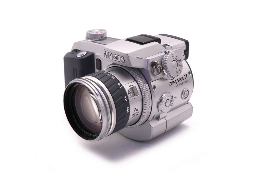 Minolta Dimage 7 (Japan, 2002)