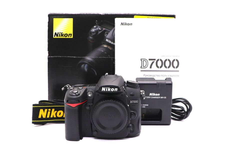 Nikon D7000 body в упаковке (пробег 4685 кадров)