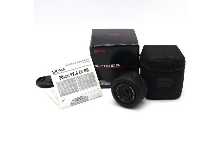 Sigma AF 30mm f/2,8 EX DN Micro 4/3 в упаковке