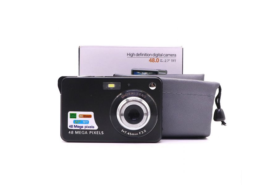 Компактная цифровая камера в упаковке