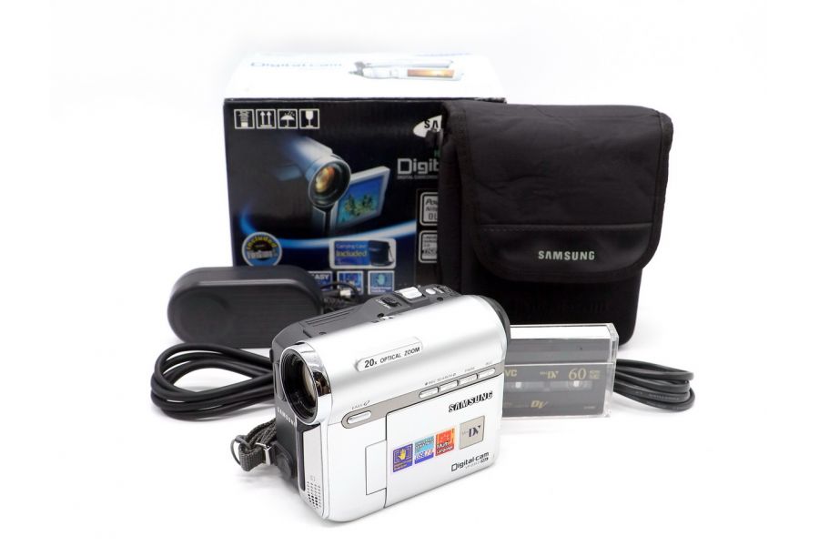 Видеокамера Samsung VP-D352i в упаковке