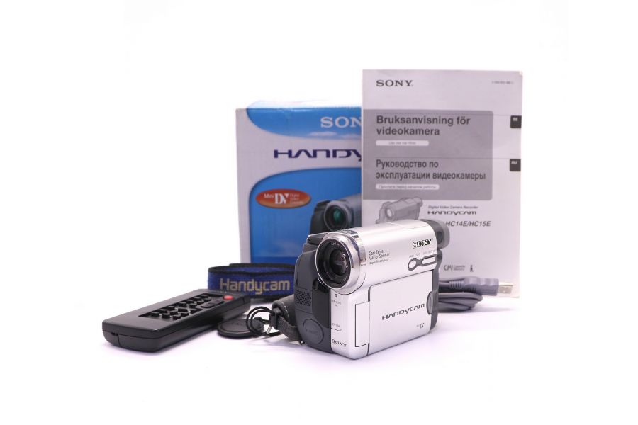 Видеокамера Sony DCR-HC15E в упаковке