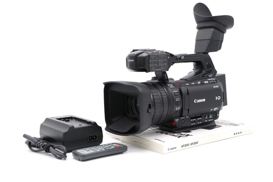 Видеокамера Canon XF200