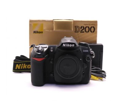 Купить Nikon D200 body в упаковке (пробег 25000 кадров) Nikon D200 body в упаковке (пробег 25000 кадров)