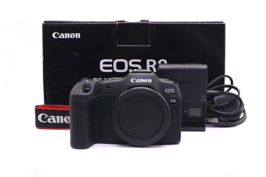 Canon EOS R8 body в упаковке (пробег 4000 кадров)