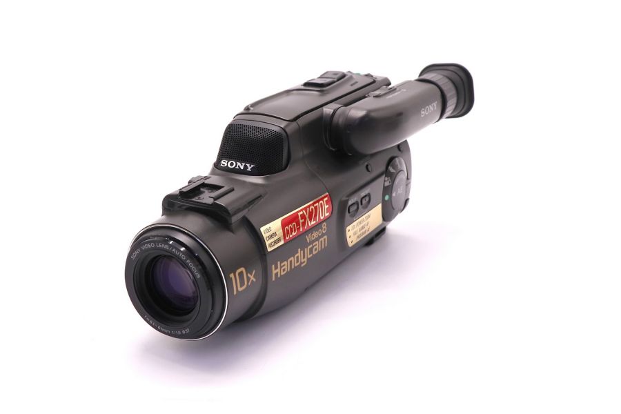 Видеокамера Sony CCD-FX270E