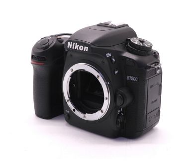 Фотокамера Nikon D7500 body (пробег 825 кадров)