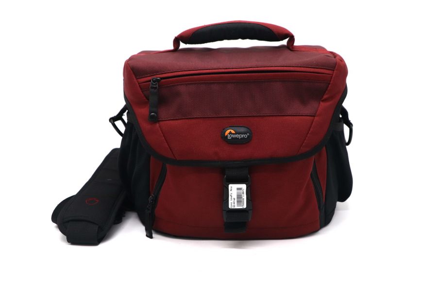 Сумка LowePro Nova 180 AW красная