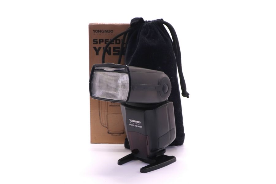Фотовспышка Yongnuo speedlite YN560 в упаковке