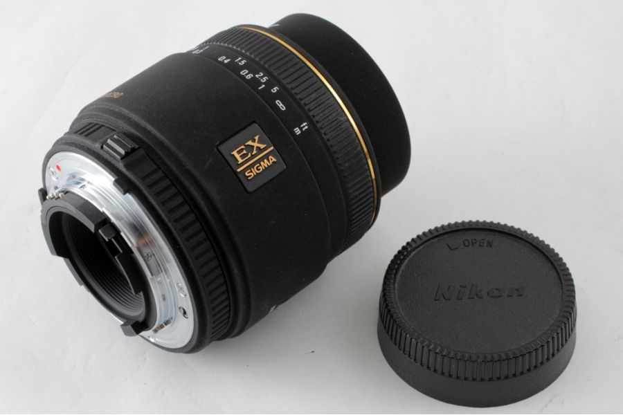 Sigma AF 50mm f/2.8D EX MACRO Nikon F