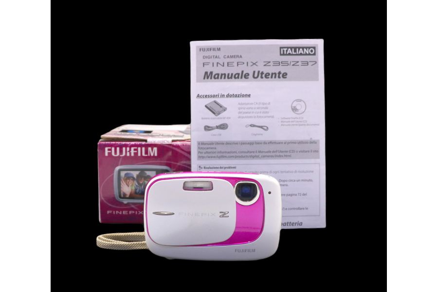 Fujifilm FinePix Z35 в упаковке