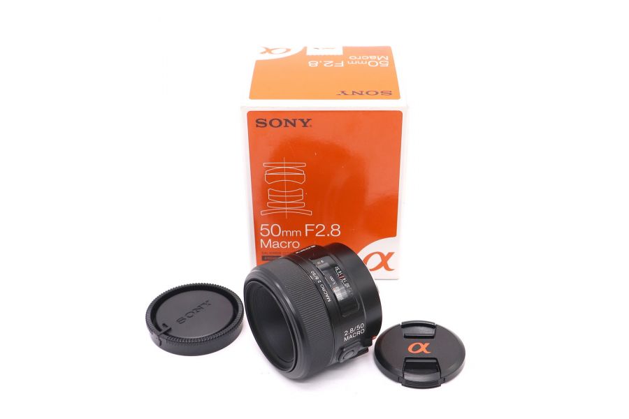Sony 50mm f/2.8 Macro в упаковке