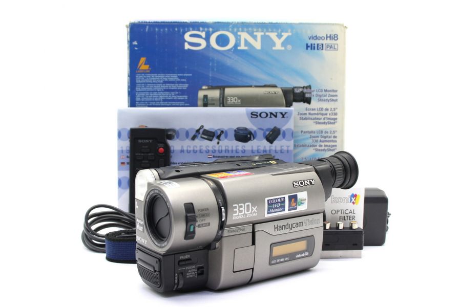Видеокамера Sony CCD-TRV46E в упаковке