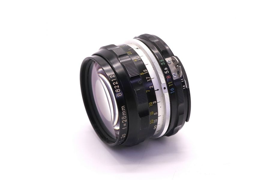 Nikon 28mm f/3.5 Nikkor-HC Auto