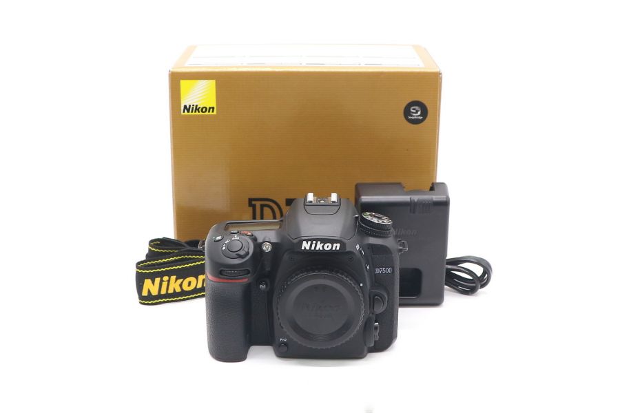 Nikon D7500 body в упаковке (пробег 1460 кадров)