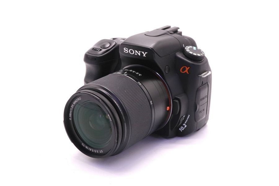 Sony A200 + Sony DT 18-70mm f/3.5-5.6