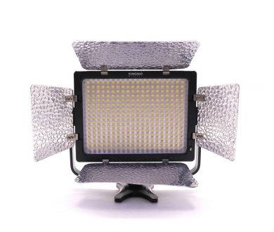 Осветитель Yongnuo YN-320 LED 3200-5500K