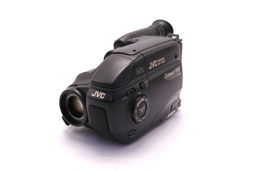 Кассетная видеокамера формата VHS-C JVC GR-AX66 