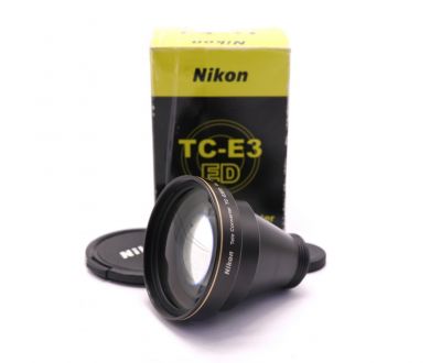 Телеконвертер Nikon TC-E3ED 3x в упаковке