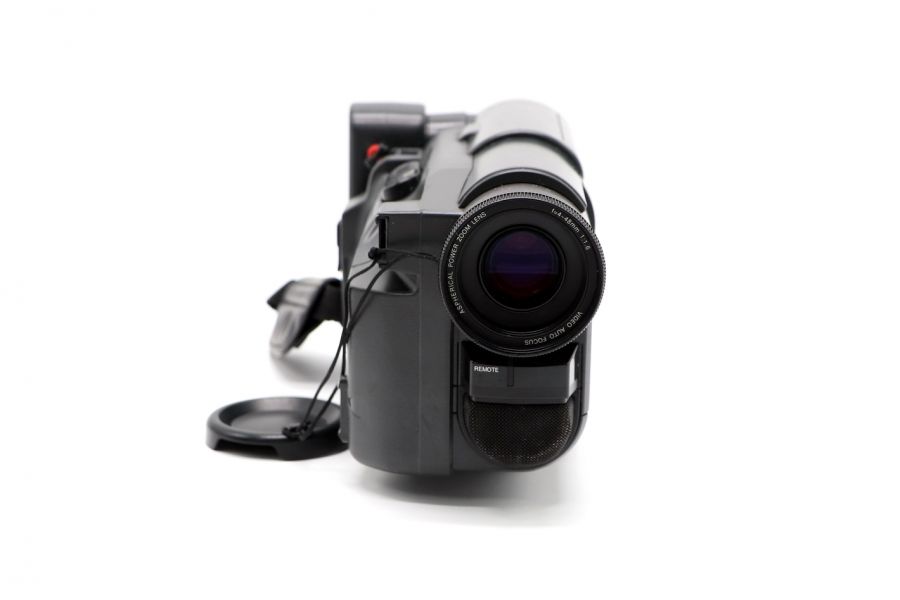 Видеокамера Hitachi VM-E228E